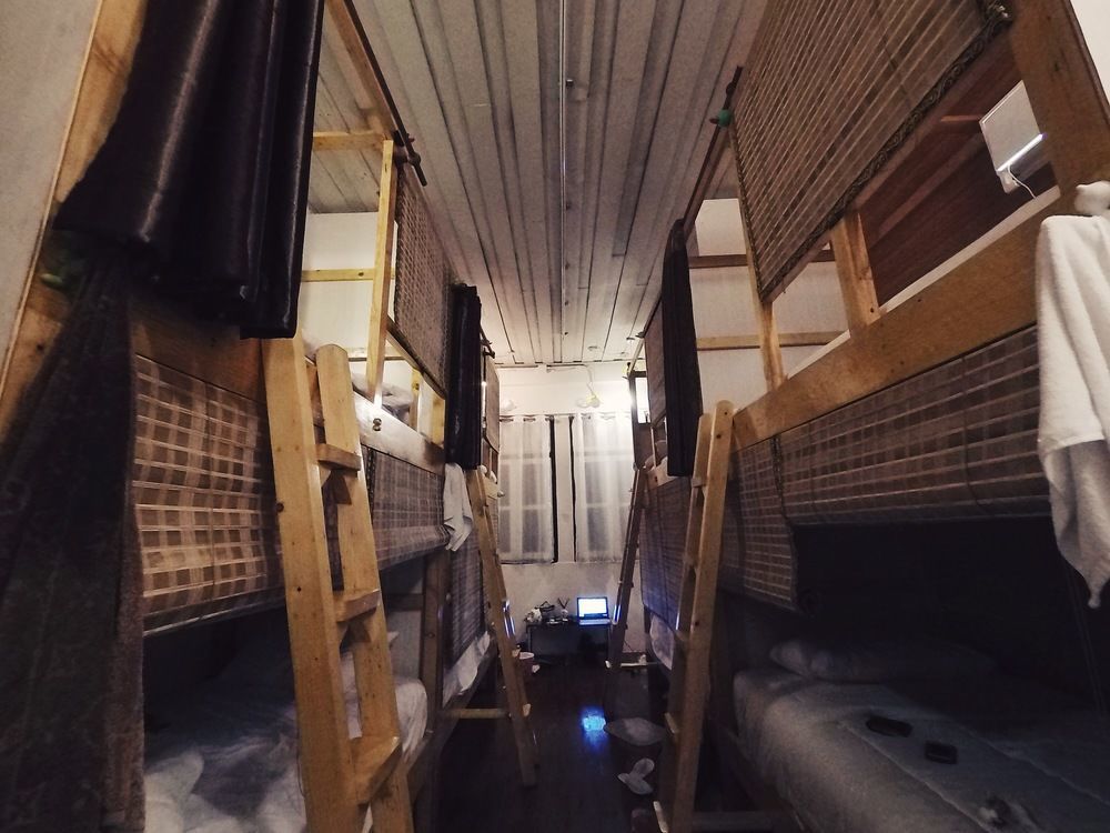 Bed And Butler Hostel Bangkok Luaran gambar